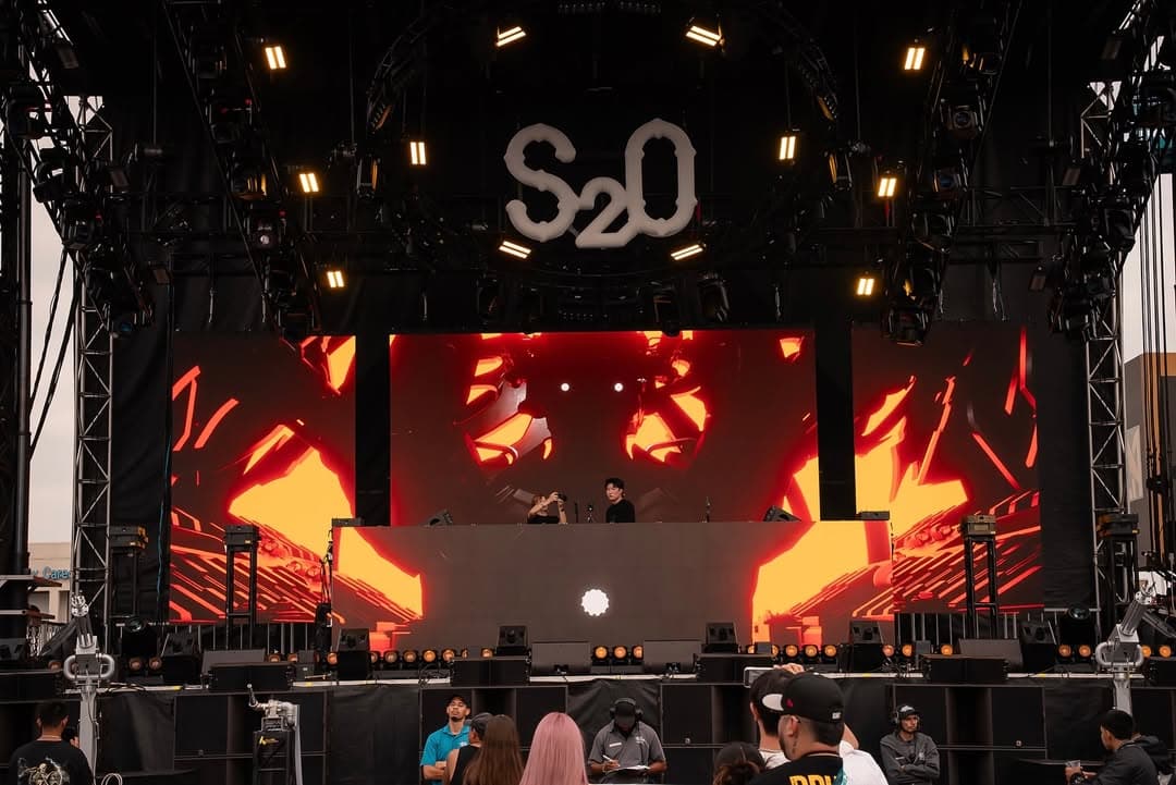 Cyberpunk behind the decks on the S2O Music Festival main stage