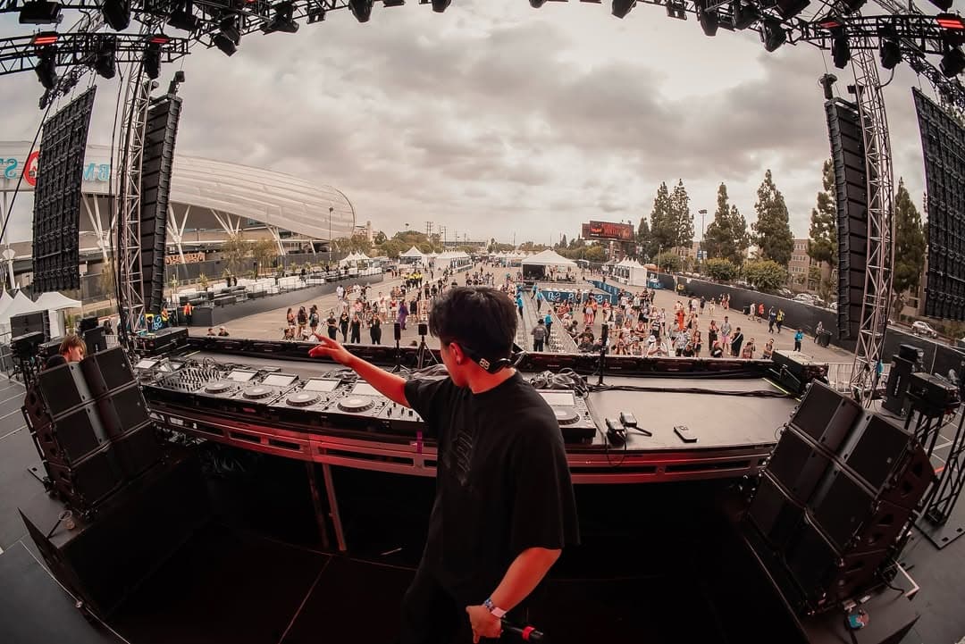 Cyberpunk pointing out to the festival crowd from the S2O DJ booth